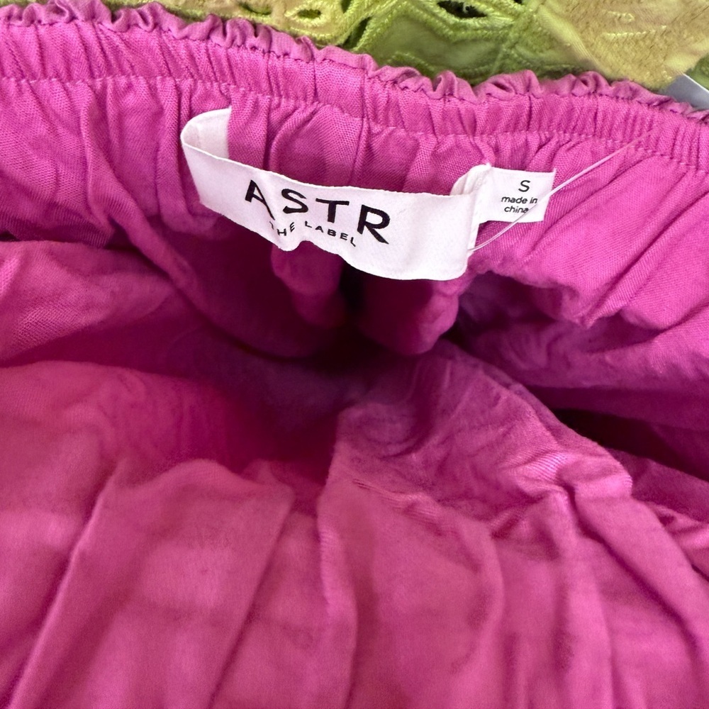 New ASTR The Label Elisha Tiered High-Low Maxi Dress PINK S - Picture 2 of 2